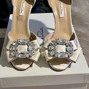 Oscar de la Renta Cream Crystal Embellished Heels